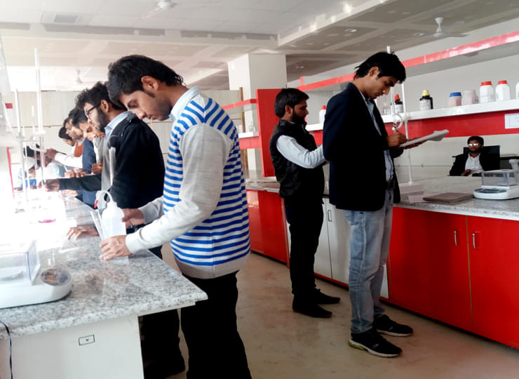 Glocal School of Science & Technology Saharanpur Labs and Library photo 4